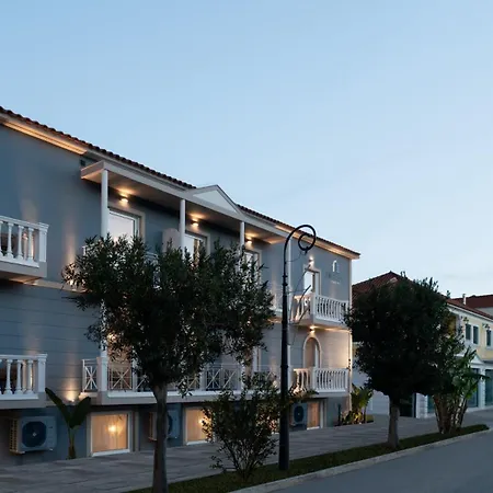Blue Paradise Aparthotel 4*