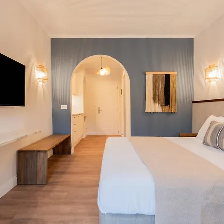 Blue Paradise Aparthotel 3*